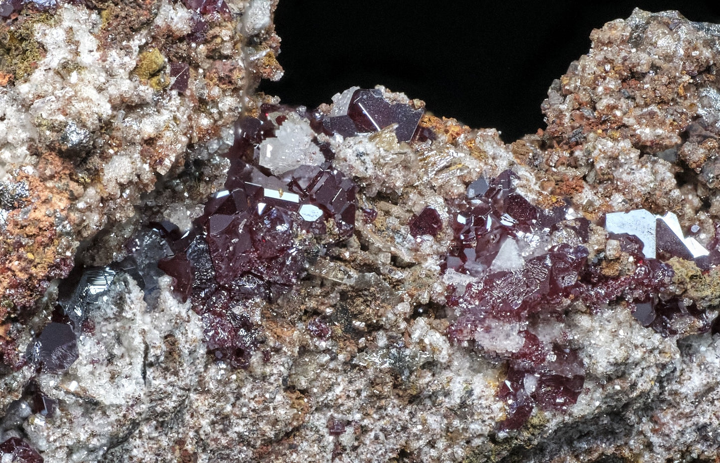 Cuprite with Wulfenite