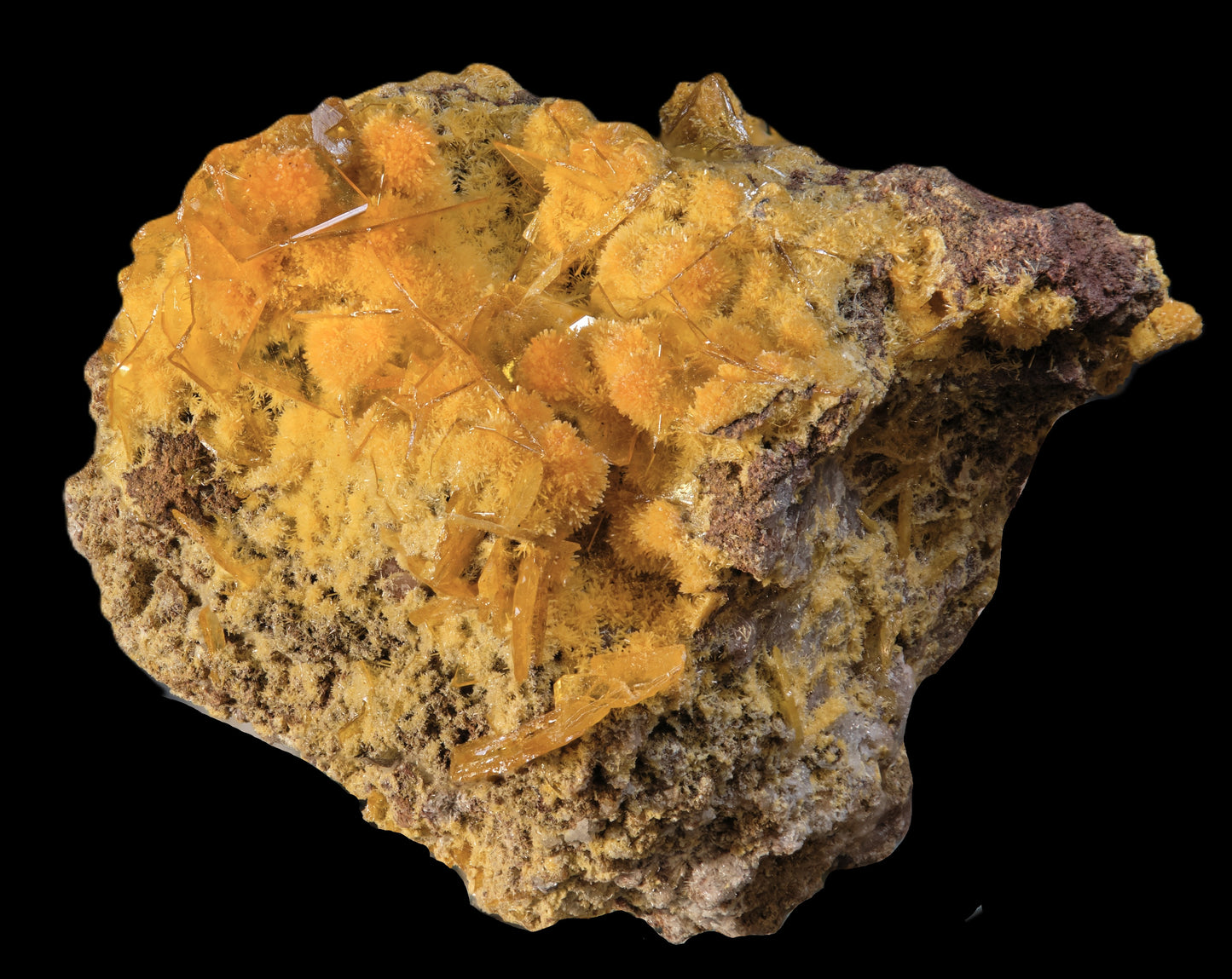 Mimetite on Wulfenite