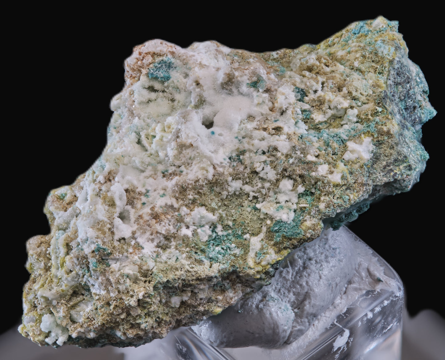 Ludjibaite with Pseudomalachite and Aragonite