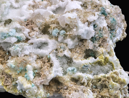 Ludjibaite with Pseudomalachite and Aragonite