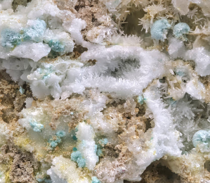 Ludjibaite with Pseudomalachite and Aragonite