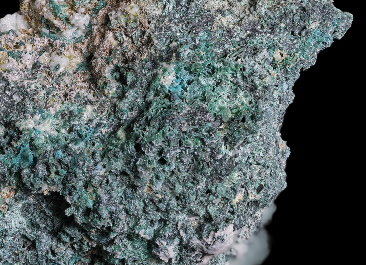 Ludjibaite with Pseudomalachite and Aragonite