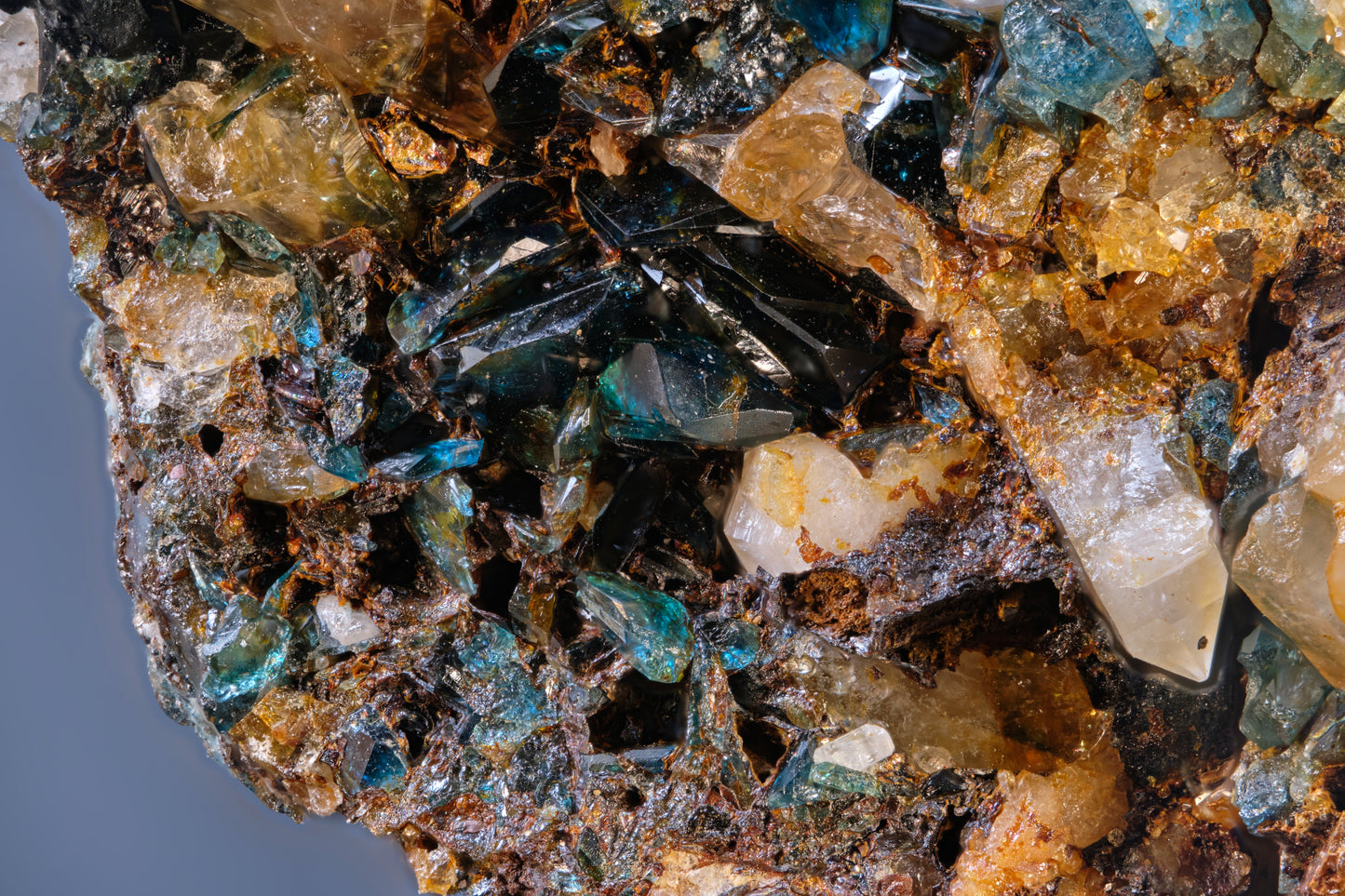 Kulanite with Lazulite, Siderite, and Quartz