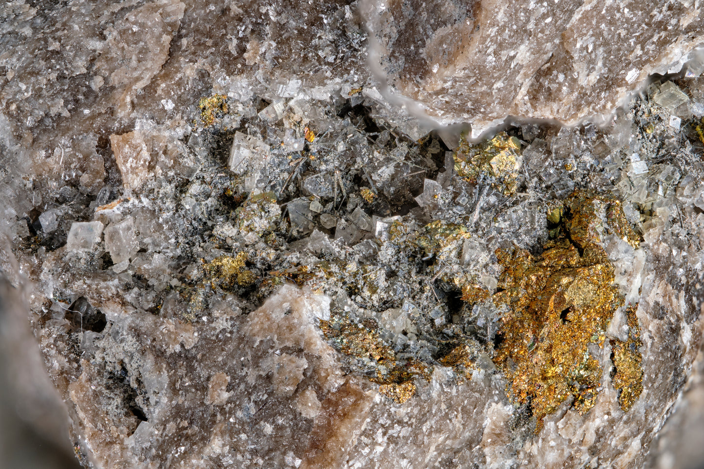 Polydymite with Chalcopyrite on Dolomite